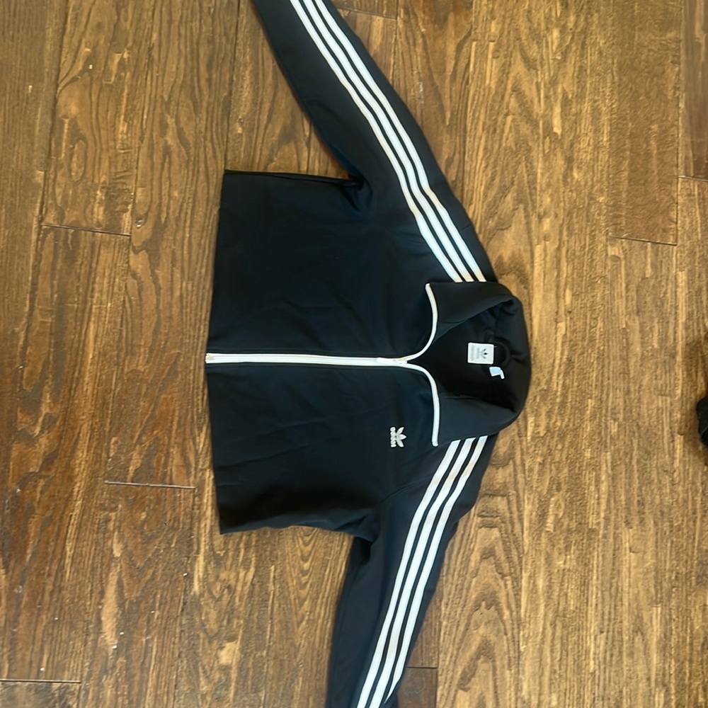 adidas cropped sweater like new